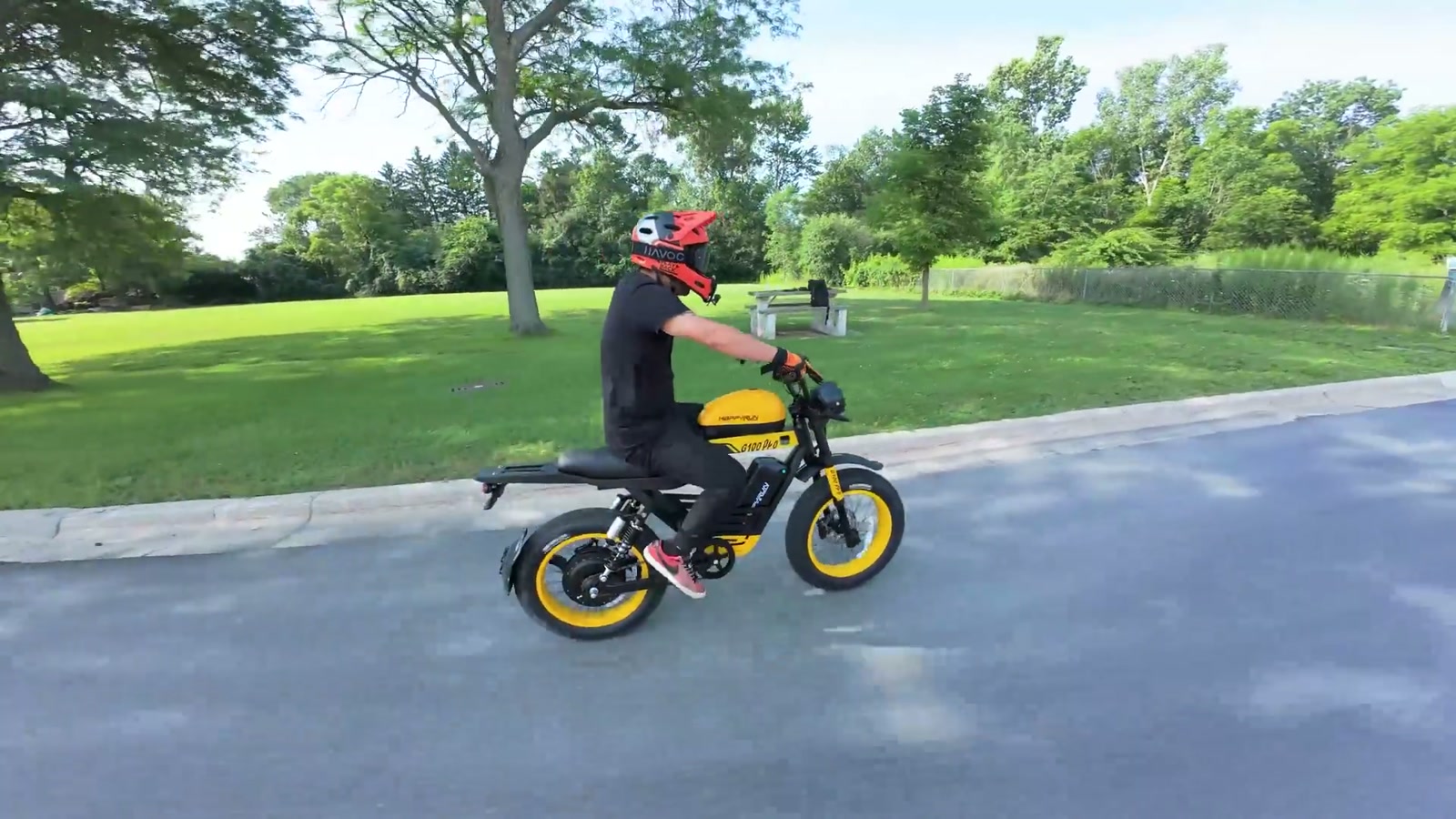 Video still from HappyRun G100 Pro Review: Not Quite 50mph, Still a Total Animal at 7:19