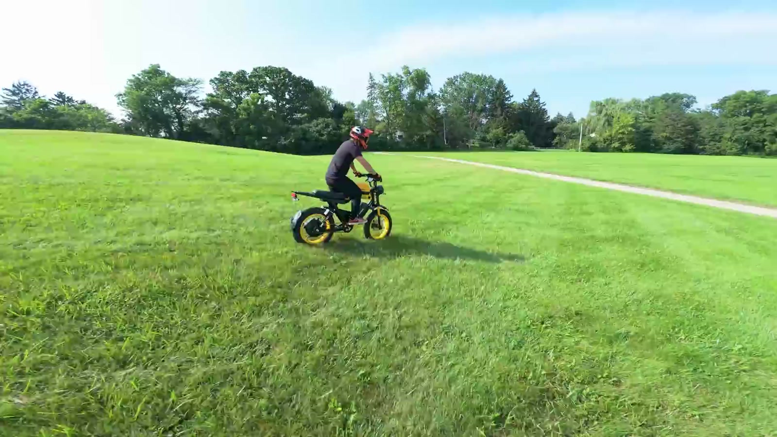 Video still from HappyRun G100 Pro Review: Not Quite 50mph, Still a Total Animal at 10:23