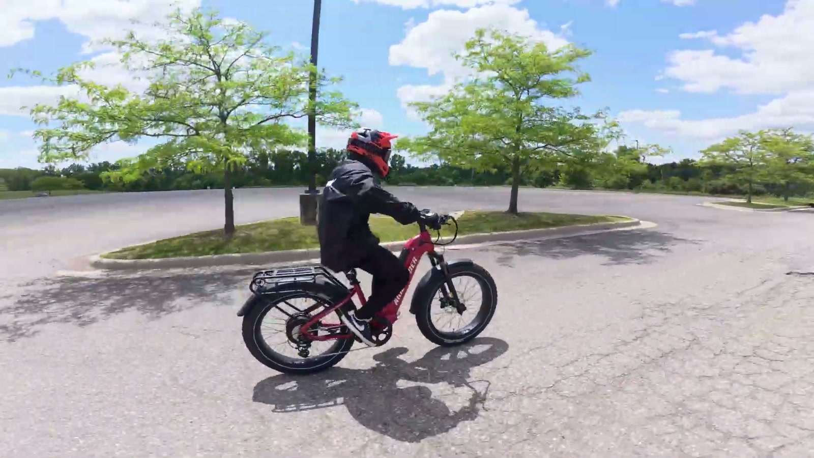 Video still from Ariel Rider Kepler Review: A Seriously Fun All-Terrain eBike (That Prefers Pavement) at 11:53