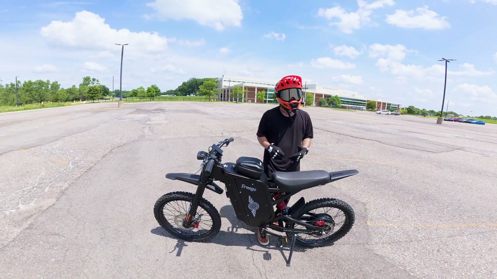 Video still from Freego X3 Pro Review: 72V Hub-Motor Power That Actually Feels Refined (and Fast) at 17:33