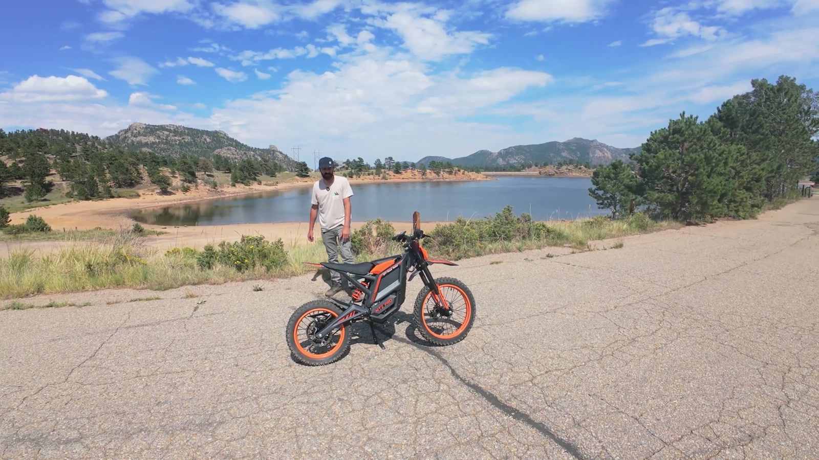 Video still from isinwheel Monster Pro Review: A Smooth, Stable Mid-Drive Mini Dirt Bike With a Wild Wheelie Mode at 11:52
