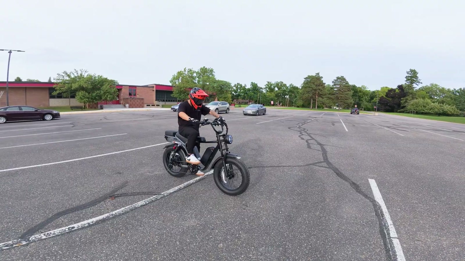 Video still from Jasion RetroVolt Max Review: A Dual-Battery Moped-Style Ebike That Nails Comfort (With One Tuning Quirk) at 4:46