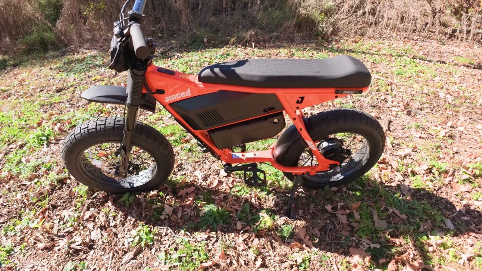 Video still from Juiced Scrambler Hardtail Dual Battery Review: A Moped-Style E-Bike That’s Shockingly Comfortable at 4:22