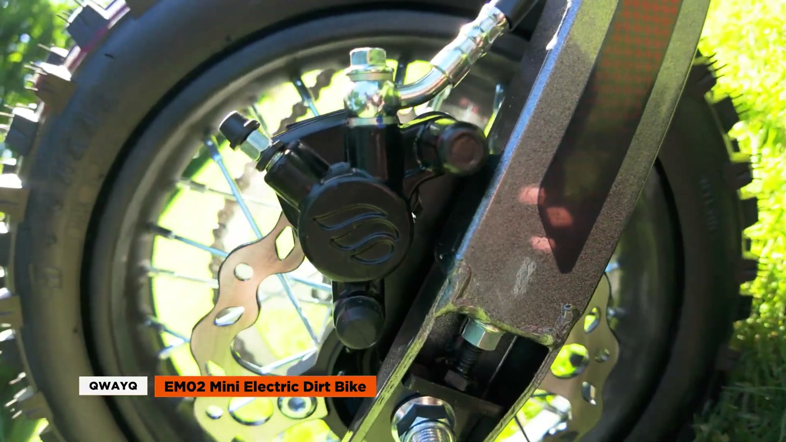 Video still from QWAYQ EM02 Mini Electric Dirt Bike Review: A Comfortable Little Ripper That Won’t Bite Back at 9:59
