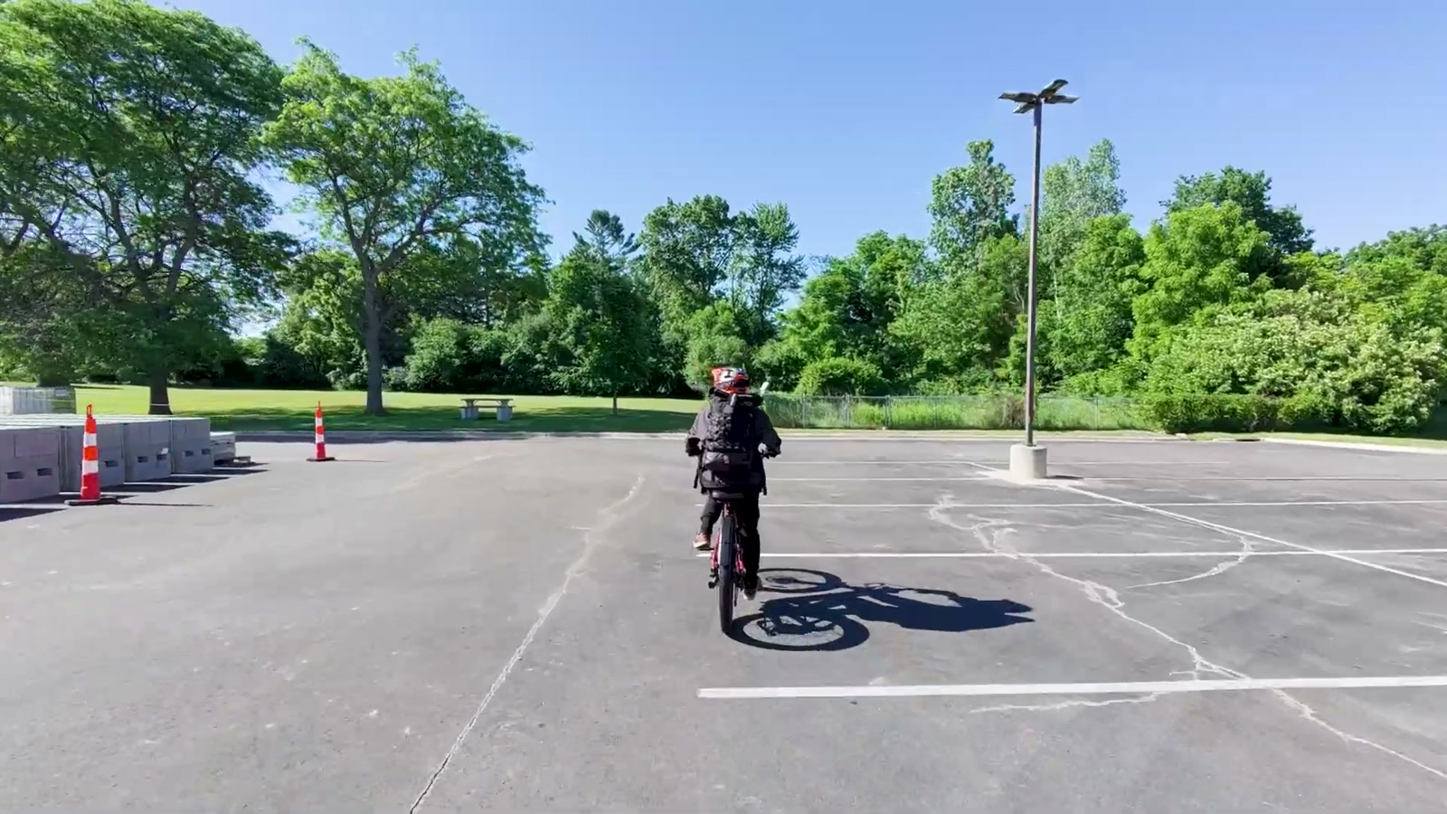 Video still from Urtopia Carbon Atom Review: Lightweight Agility with a Surprisingly Natural Torque Sensor at 9:31