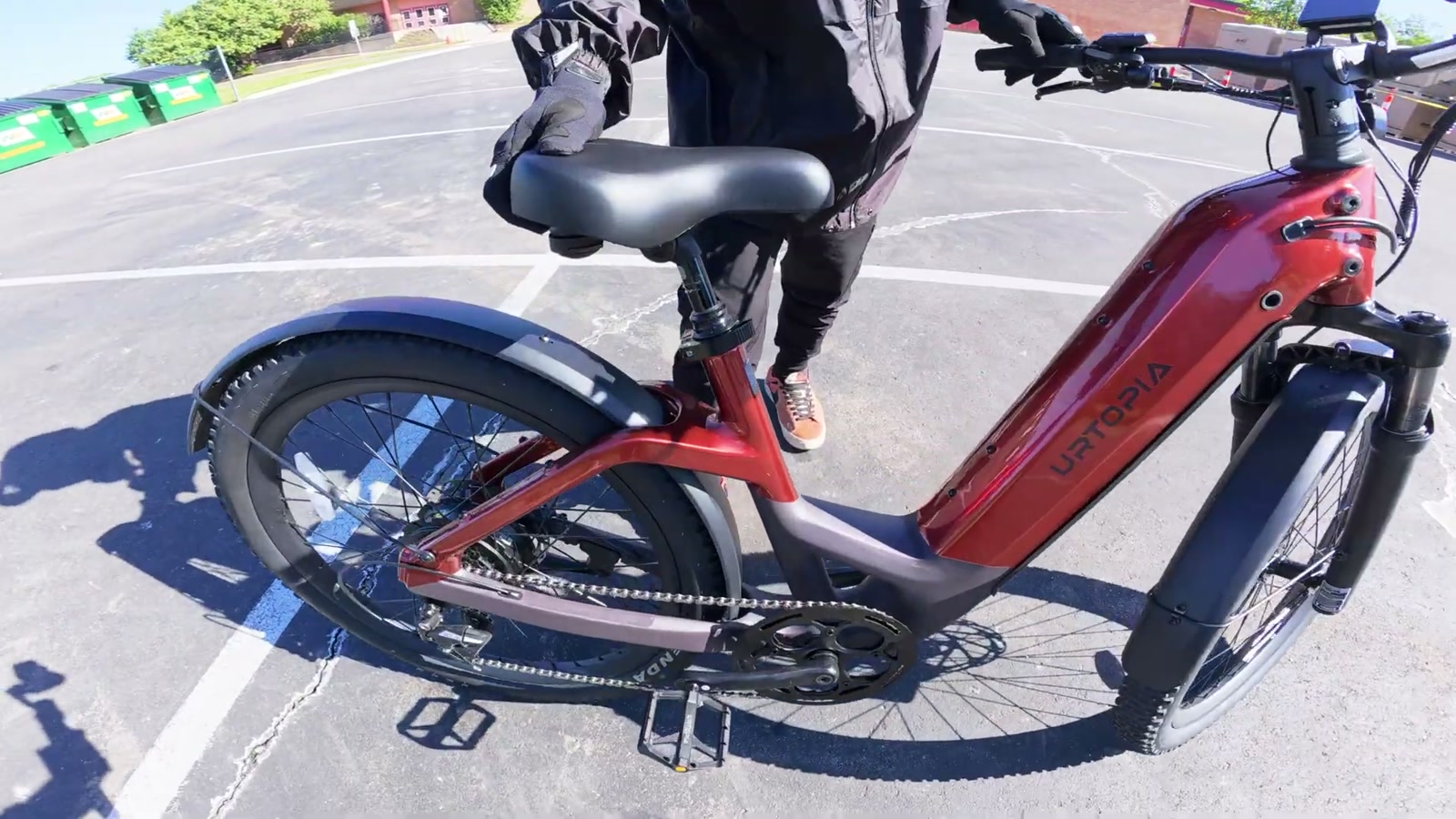 Video still from Urtopia Carbon Atom Review: Lightweight Agility with a Surprisingly Natural Torque Sensor at 4:25
